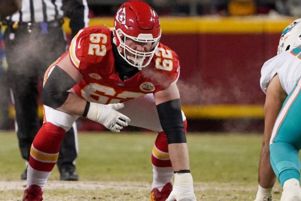 Joe Thuney Signs Two-Year Extension with Bears