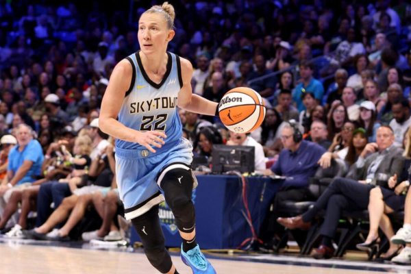 Courtney Vandersloot Tears ACL, Out for 2025 Season After Injury vs. Fever