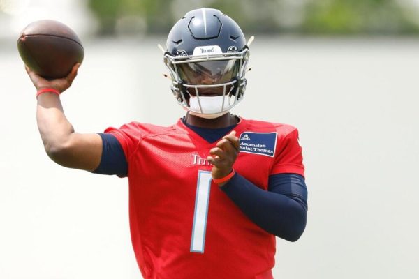 Titans’ Ward and Latham: Humility in QB Battle