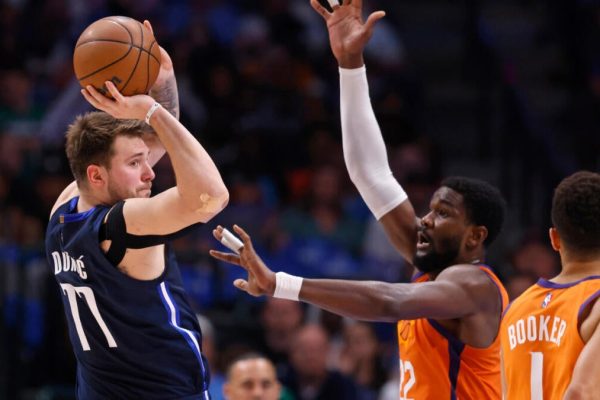 Lakers’ Ayton Thrills at ‘Ripped’ Doncic