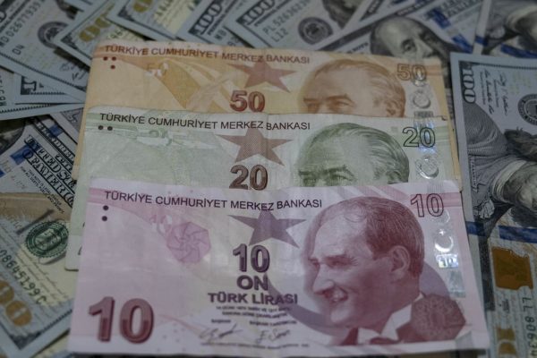 Turkey Cuts Rates to Ease Policy