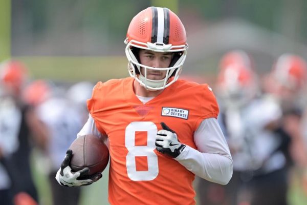 Pickett’s Injury: Impact on Browns’ QB Battle