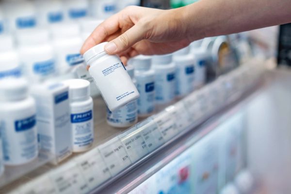 AI & Pharma: Tariff Talks Threaten EU-U.S. Deal